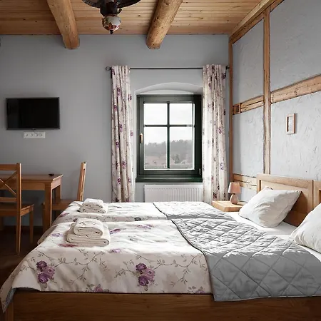 Gosciniec Pod Grusza Farma *