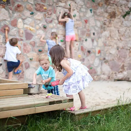 Gosciniec Pod Grusza Farma *