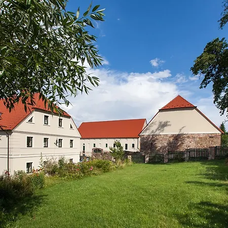 Gosciniec Pod Grusza Farma *