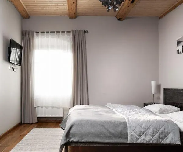 Pod Gruszą Świerzawa