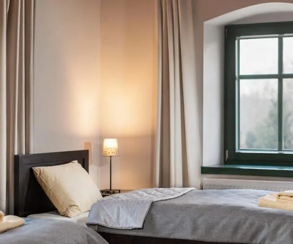 Pod Gruszą Gospodarstwo agroturystyczne *