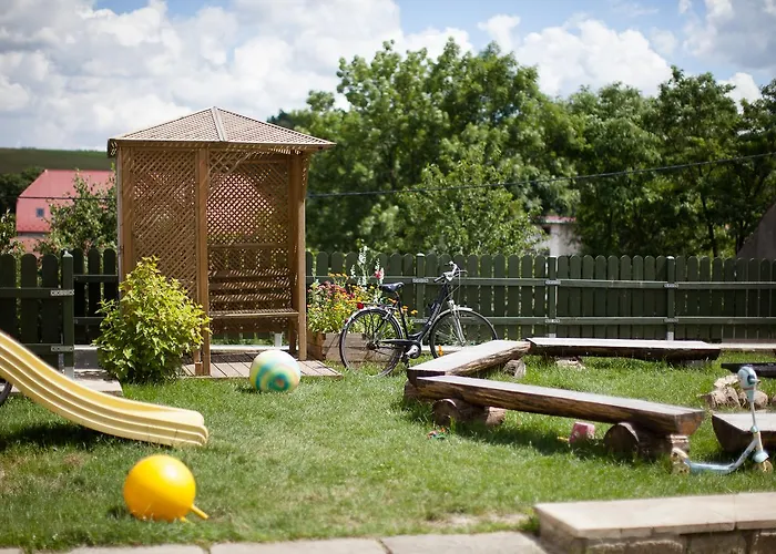 Pod Gruszą Gospodarstwo agroturystyczne *