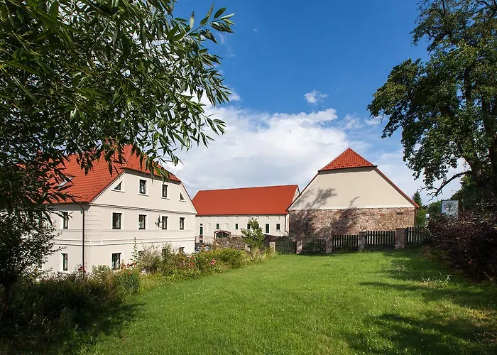 Pod Gruszą Gospodarstwo agroturystyczne *